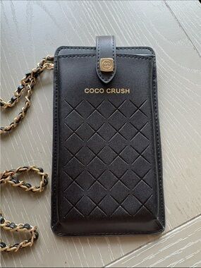 FASHION Black Phone holder on chain